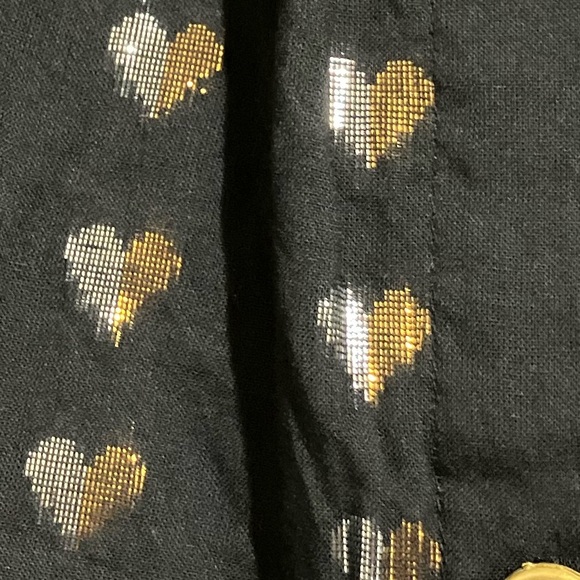 Never A Wallflower Black Heart of Gold Elastic Sleeve Top - Picture 5 of 9